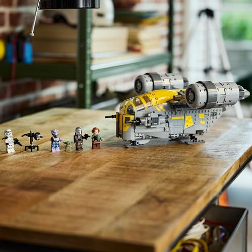 LEGO® Star Wars™ The Mandalorian and Grogu The Razor Crest 75447