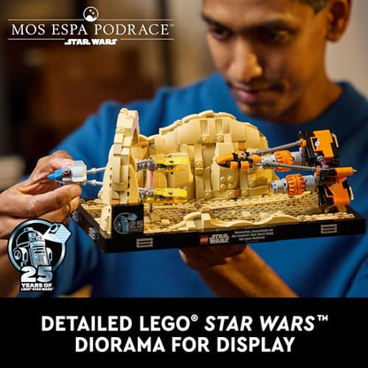LEGO® Star Wars™ Mos Espa Podrace Diorama 75380